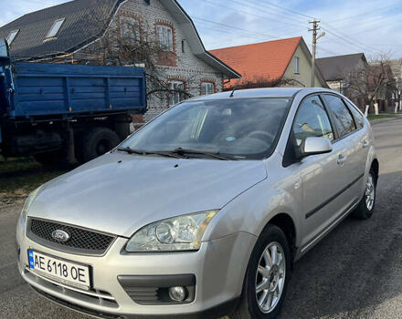 Серый Форд Фокус, объемом двигателя 1.6 л и пробегом 206 тыс. км за 3900 $, фото 1 на Automoto.ua