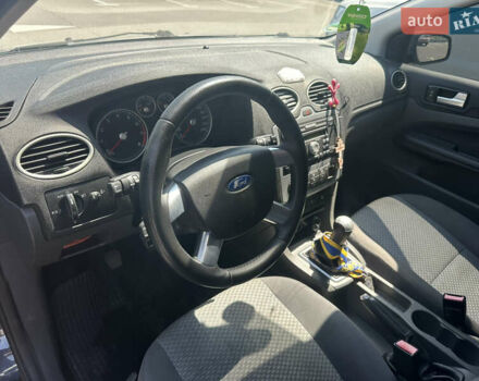 Серый Форд Фокус, объемом двигателя 1.6 л и пробегом 190 тыс. км за 4999 $, фото 3 на Automoto.ua