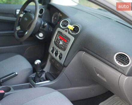 Форд Фокус 2007 в Киеве на Automoto.ua Серый Форд Фокус, объемом двигателя 1.6 л и пробегом 248 тыс. км за 4500 $, фото 16 на Automoto.ua