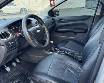 Серый Форд Фокус, объемом двигателя 1.6 л и пробегом 243 тыс. км за 4200 $, фото 14 на Automoto.ua