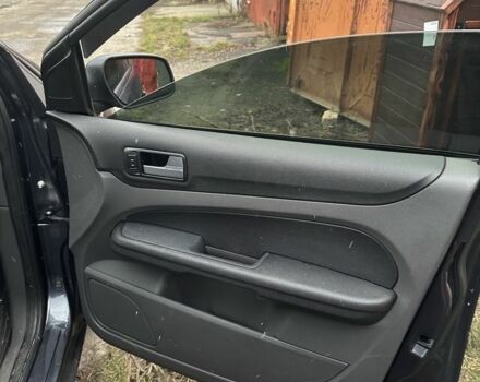 Серый Форд Фокус, объемом двигателя 1.6 л и пробегом 244 тыс. км за 3850 $, фото 7 на Automoto.ua