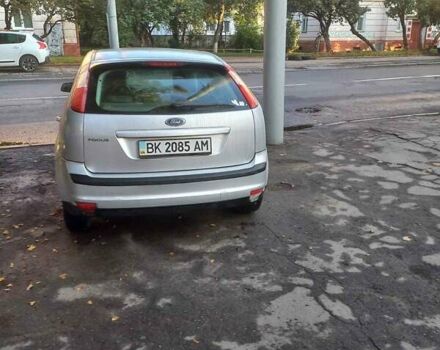 Серый Форд Фокус, объемом двигателя 1.6 л и пробегом 273 тыс. км за 4800 $, фото 2 на Automoto.ua
