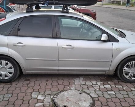 Серый Форд Фокус, объемом двигателя 1.6 л и пробегом 361 тыс. км за 3700 $, фото 4 на Automoto.ua