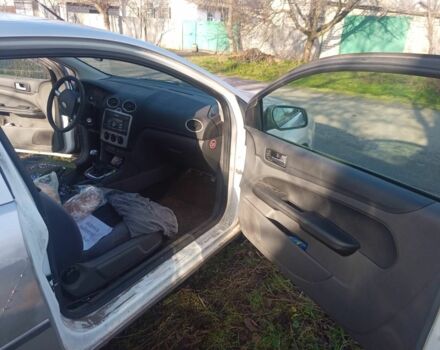 Серый Форд Фокус, объемом двигателя 1.6 л и пробегом 437 тыс. км за 1182 $, фото 3 на Automoto.ua