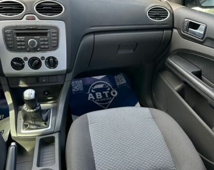 Серый Форд Фокус, объемом двигателя 1.6 л и пробегом 239 тыс. км за 5600 $, фото 6 на Automoto.ua