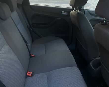 Серый Форд Фокус, объемом двигателя 1.6 л и пробегом 370 тыс. км за 4400 $, фото 8 на Automoto.ua