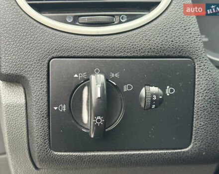 Серый Форд Фокус, объемом двигателя 1.6 л и пробегом 251 тыс. км за 4500 $, фото 31 на Automoto.ua