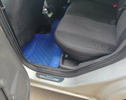 Серый Форд Фокус, объемом двигателя 1.6 л и пробегом 272 тыс. км за 5100 $, фото 9 на Automoto.ua