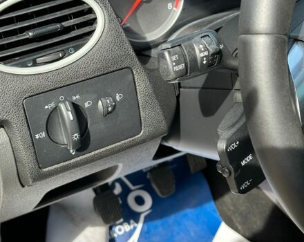 Серый Форд Фокус, объемом двигателя 1.6 л и пробегом 239 тыс. км за 5600 $, фото 14 на Automoto.ua