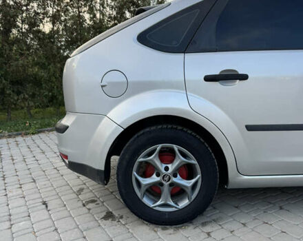 Серый Форд Фокус, объемом двигателя 1.6 л и пробегом 243 тыс. км за 4200 $, фото 11 на Automoto.ua