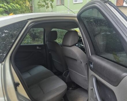 Серый Форд Фокус, объемом двигателя 1.6 л и пробегом 350 тыс. км за 3800 $, фото 5 на Automoto.ua