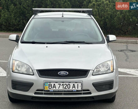 Серый Форд Фокус, объемом двигателя 1.6 л и пробегом 251 тыс. км за 4500 $, фото 4 на Automoto.ua