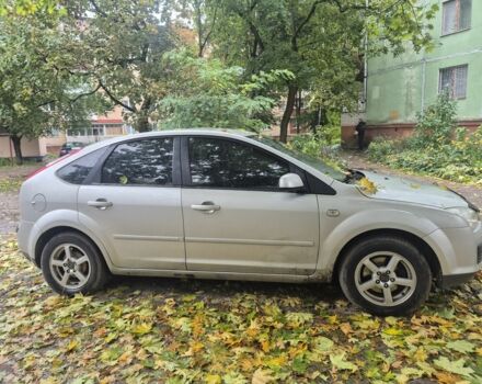 Серый Форд Фокус, объемом двигателя 1.6 л и пробегом 350 тыс. км за 3800 $, фото 2 на Automoto.ua