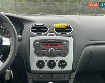 Серый Форд Фокус, объемом двигателя 1.6 л и пробегом 251 тыс. км за 4500 $, фото 29 на Automoto.ua