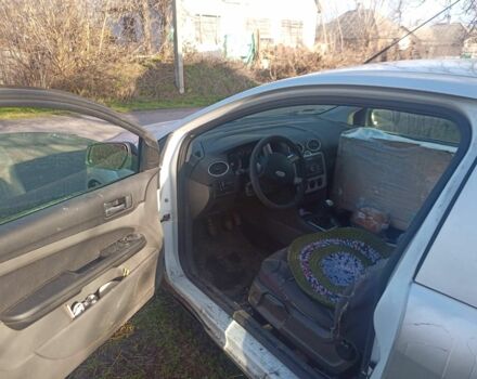 Серый Форд Фокус, объемом двигателя 1.6 л и пробегом 437 тыс. км за 1182 $, фото 4 на Automoto.ua