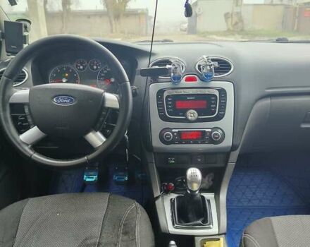 Серый Форд Фокус, объемом двигателя 1.6 л и пробегом 272 тыс. км за 5100 $, фото 8 на Automoto.ua