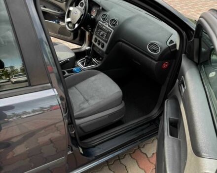 Серый Форд Фокус, объемом двигателя 1.6 л и пробегом 185 тыс. км за 4296 $, фото 13 на Automoto.ua