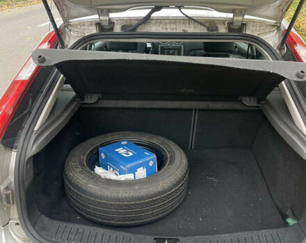 Форд Фокус 2007 в Киеве на Automoto.ua Серый Форд Фокус, объемом двигателя 1.6 л и пробегом 143 тыс. км за 4900 $, фото 7 на Automoto.ua