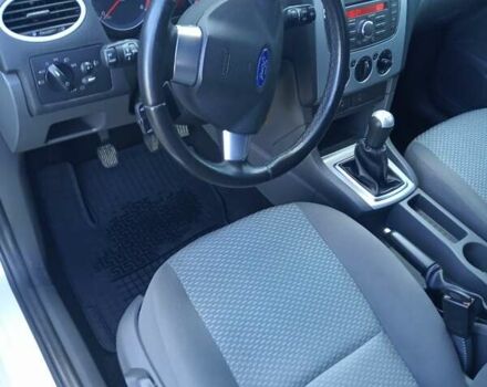 Сірий Форд Фокус, об'ємом двигуна 1.6 л та пробігом 271 тис. км за 5200 $, фото 4 на Automoto.ua