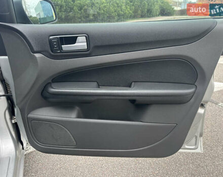 Серый Форд Фокус, объемом двигателя 1.6 л и пробегом 251 тыс. км за 4500 $, фото 24 на Automoto.ua