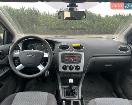 Серый Форд Фокус, объемом двигателя 1.6 л и пробегом 251 тыс. км за 4500 $, фото 27 на Automoto.ua