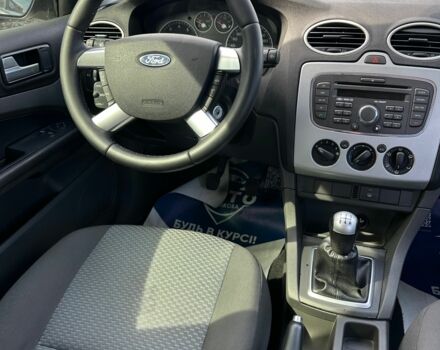 Серый Форд Фокус, объемом двигателя 1.6 л и пробегом 239 тыс. км за 5600 $, фото 5 на Automoto.ua