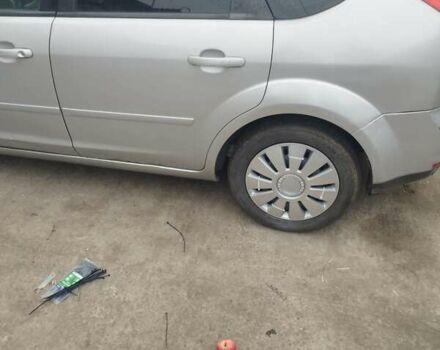 Серый Форд Фокус, объемом двигателя 1.6 л и пробегом 170 тыс. км за 5300 $, фото 5 на Automoto.ua