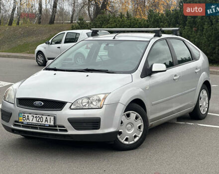 Серый Форд Фокус, объемом двигателя 1.6 л и пробегом 251 тыс. км за 4500 $, фото 6 на Automoto.ua