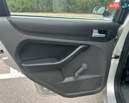 Серый Форд Фокус, объемом двигателя 1.6 л и пробегом 251 тыс. км за 4500 $, фото 17 на Automoto.ua