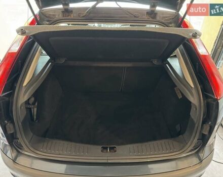 Серый Форд Фокус, объемом двигателя 1.8 л и пробегом 399 тыс. км за 4500 $, фото 6 на Automoto.ua