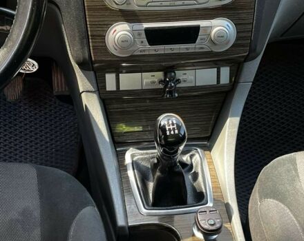 Серый Форд Фокус, объемом двигателя 1.6 л и пробегом 248 тыс. км за 5600 $, фото 5 на Automoto.ua