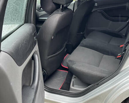 Серый Форд Фокус, объемом двигателя 1.6 л и пробегом 240 тыс. км за 5000 $, фото 33 на Automoto.ua