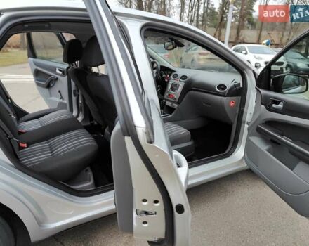 Серый Форд Фокус, объемом двигателя 1.6 л и пробегом 188 тыс. км за 4990 $, фото 27 на Automoto.ua