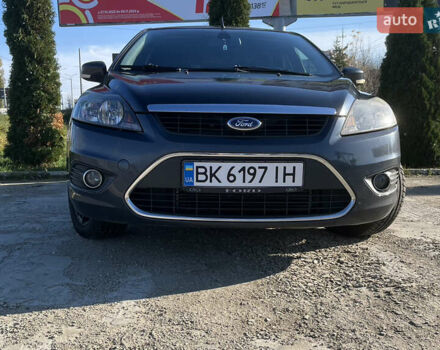 Сірий Форд Фокус, об'ємом двигуна 1.8 л та пробігом 236 тис. км за 4800 $, фото 2 на Automoto.ua