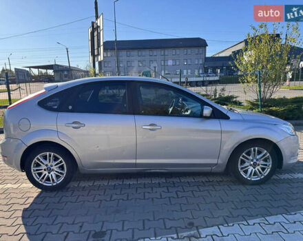 Серый Форд Фокус, объемом двигателя 1.6 л и пробегом 240 тыс. км за 5000 $, фото 4 на Automoto.ua