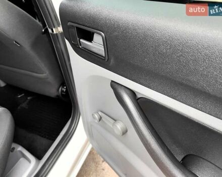 Серый Форд Фокус, объемом двигателя 1.6 л и пробегом 188 тыс. км за 4990 $, фото 55 на Automoto.ua