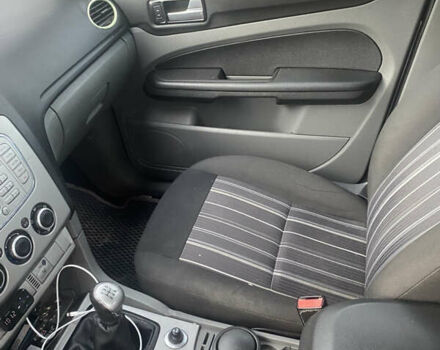 Серый Форд Фокус, объемом двигателя 1.6 л и пробегом 260 тыс. км за 4200 $, фото 36 на Automoto.ua