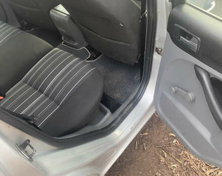 Серый Форд Фокус, объемом двигателя 1.6 л и пробегом 260 тыс. км за 4200 $, фото 26 на Automoto.ua