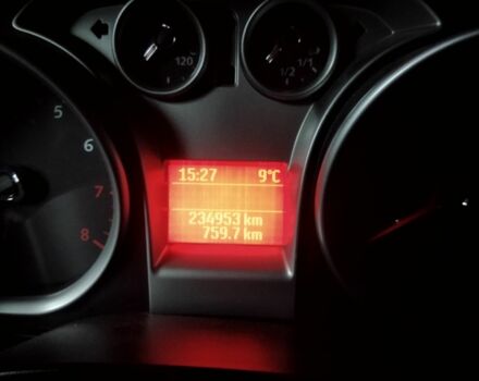 Серый Форд Фокус, объемом двигателя 1.6 л и пробегом 234 тыс. км за 4900 $, фото 8 на Automoto.ua