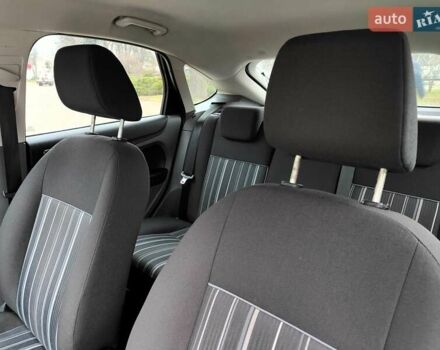 Серый Форд Фокус, объемом двигателя 1.6 л и пробегом 188 тыс. км за 4990 $, фото 39 на Automoto.ua