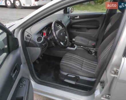 Сірий Форд Фокус, об'ємом двигуна 1.6 л та пробігом 332 тис. км за 5000 $, фото 9 на Automoto.ua