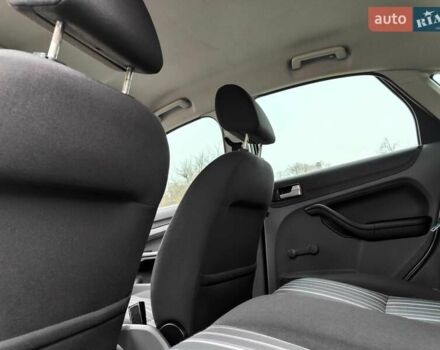 Серый Форд Фокус, объемом двигателя 1.6 л и пробегом 188 тыс. км за 4990 $, фото 44 на Automoto.ua