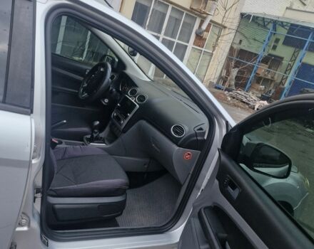 Сірий Форд Фокус, об'ємом двигуна 1.6 л та пробігом 350 тис. км за 5000 $, фото 7 на Automoto.ua