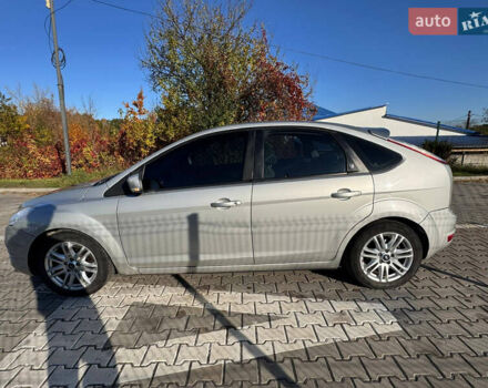 Серый Форд Фокус, объемом двигателя 1.6 л и пробегом 240 тыс. км за 5000 $, фото 3 на Automoto.ua