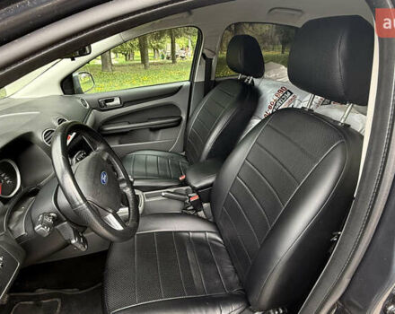 Серый Форд Фокус, объемом двигателя 1.6 л и пробегом 172 тыс. км за 5400 $, фото 7 на Automoto.ua