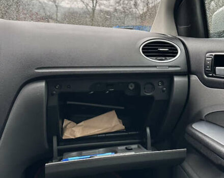 Серый Форд Фокус, объемом двигателя 1.6 л и пробегом 240 тыс. км за 5000 $, фото 35 на Automoto.ua