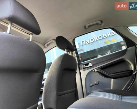 Форд Фокус 2008 в Киеве на Automoto.ua Серый Форд Фокус, объемом двигателя 1.6 л и пробегом 188 тыс. км за 5490 $, фото 46 на Automoto.ua