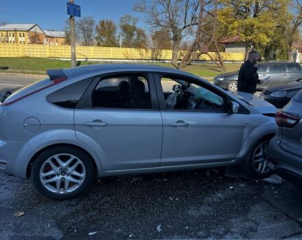 Серый Форд Фокус, объемом двигателя 1.6 л и пробегом 250 тыс. км за 1600 $, фото 2 на Automoto.ua