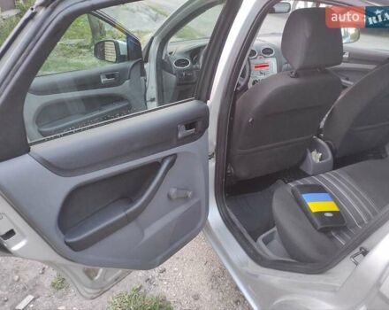 Сірий Форд Фокус, об'ємом двигуна 1.6 л та пробігом 332 тис. км за 5000 $, фото 12 на Automoto.ua