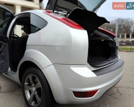 Серый Форд Фокус, объемом двигателя 1.6 л и пробегом 188 тыс. км за 4990 $, фото 12 на Automoto.ua